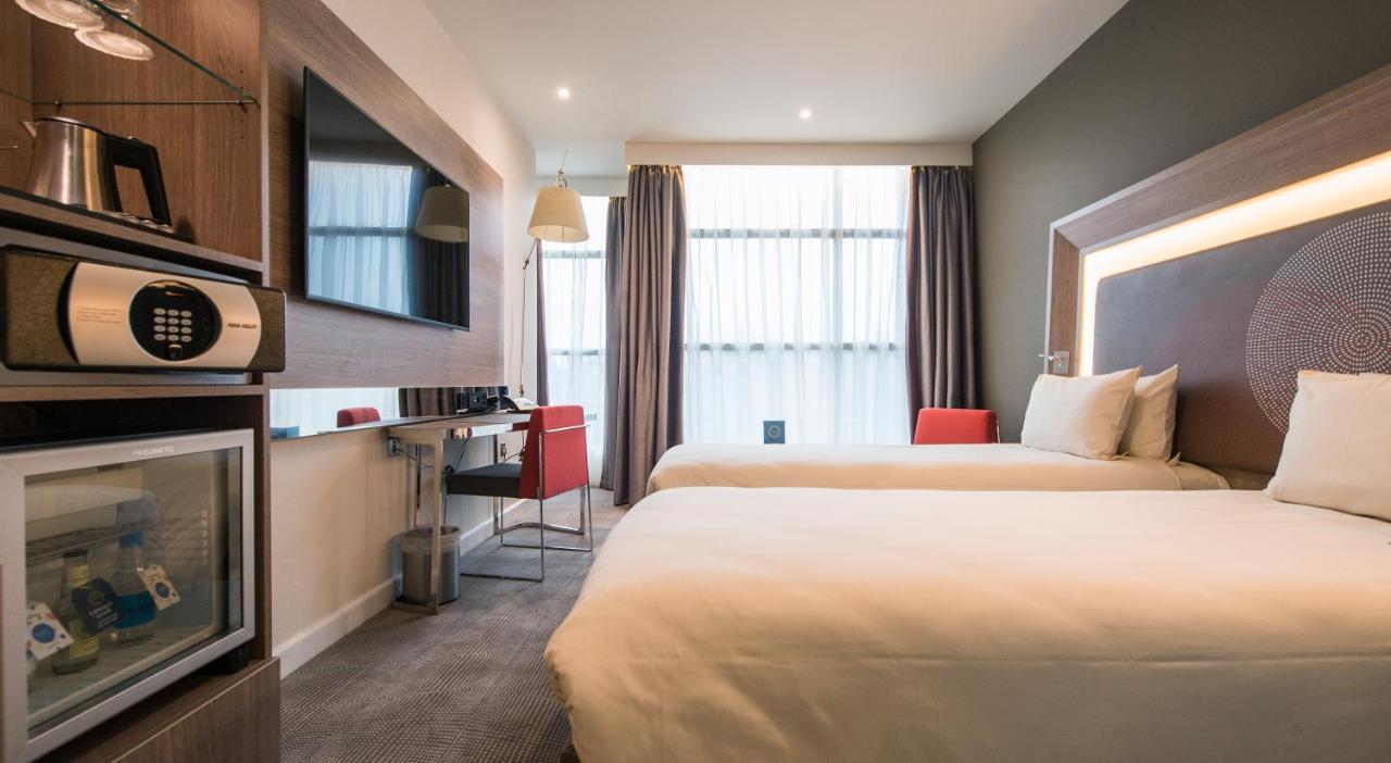 Novotel London Heathrow Airport T1 T2 And T3 Гейс Екстер'єр фото
