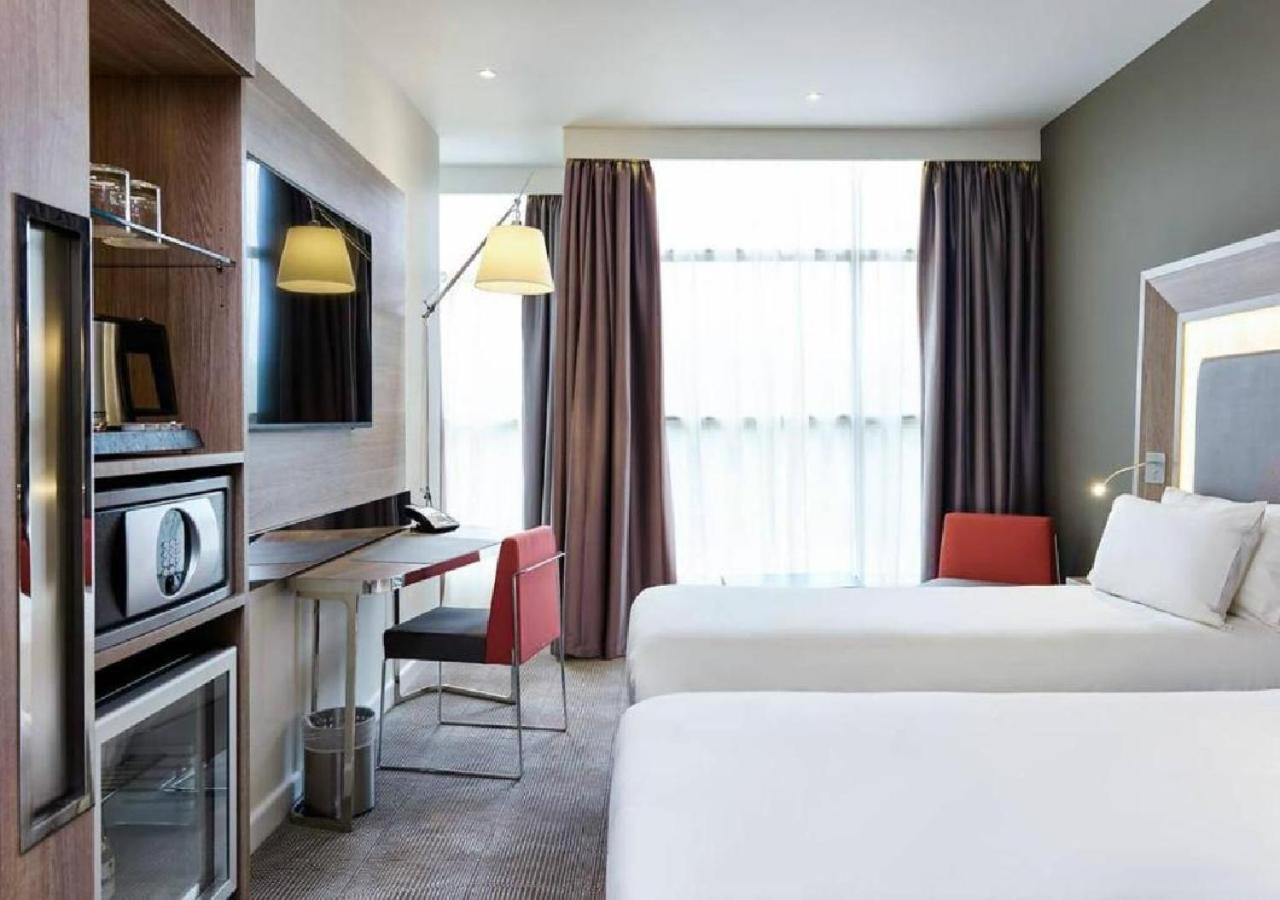 Novotel London Heathrow Airport T1 T2 And T3 Гейс Екстер'єр фото
