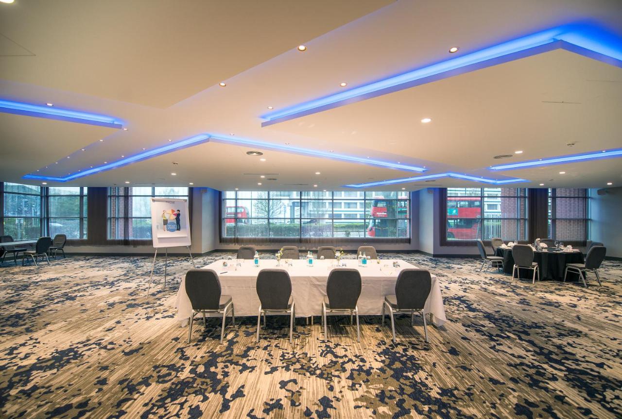 Novotel London Heathrow Airport T1 T2 And T3 Гейс Екстер'єр фото
