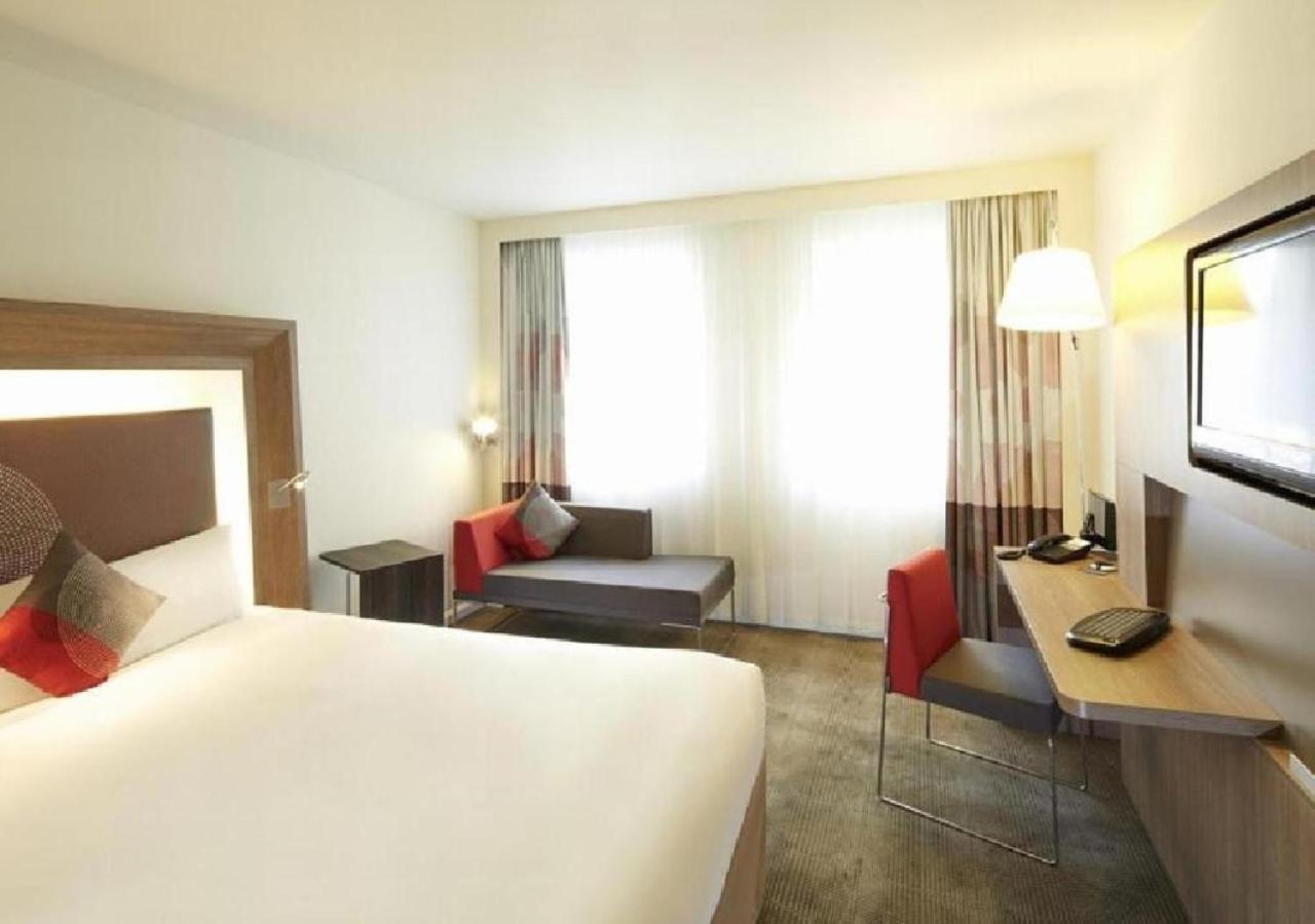 Novotel London Heathrow Airport T1 T2 And T3 Гейс Екстер'єр фото