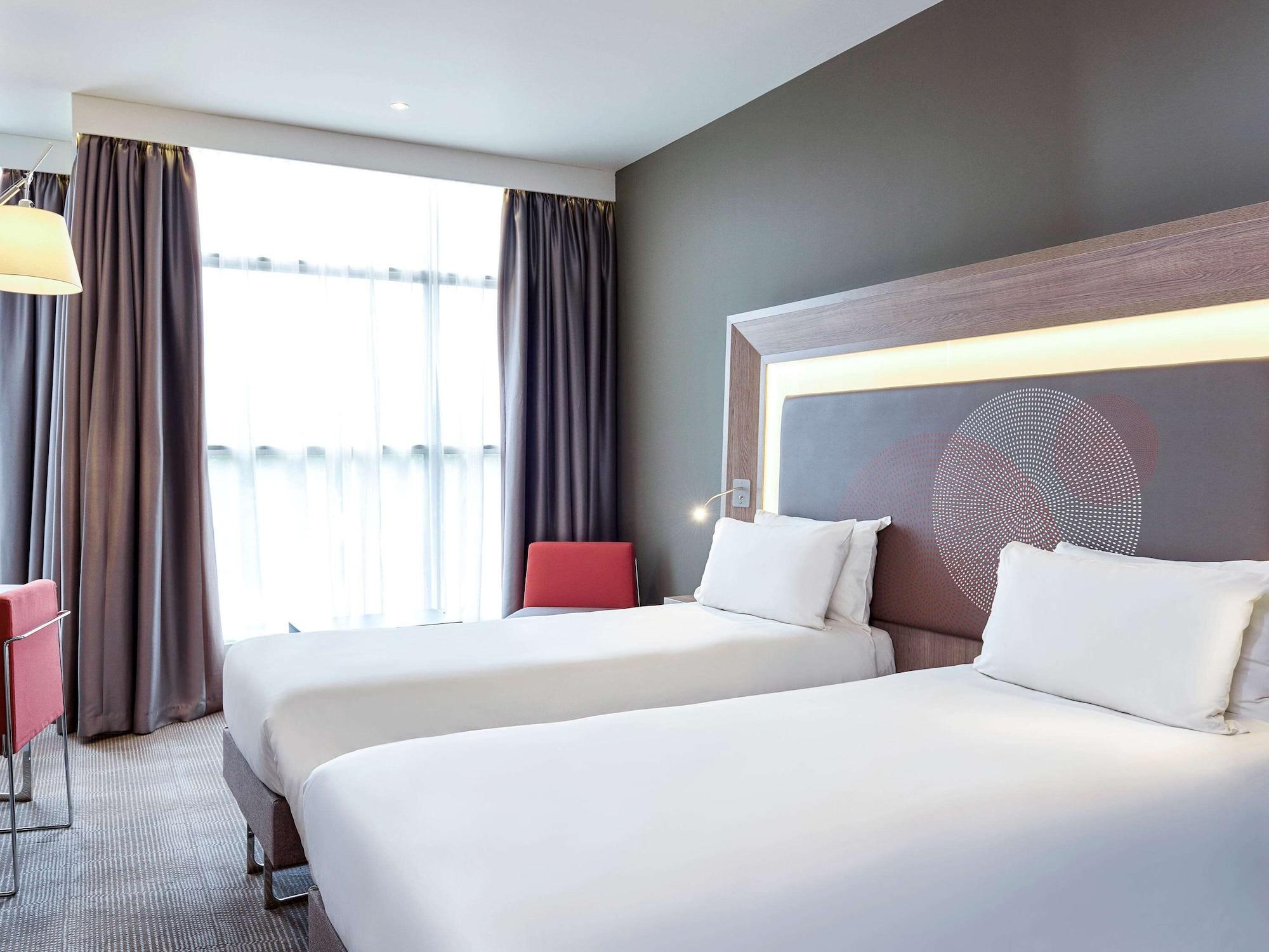 Novotel London Heathrow Airport T1 T2 And T3 Гейс Екстер'єр фото