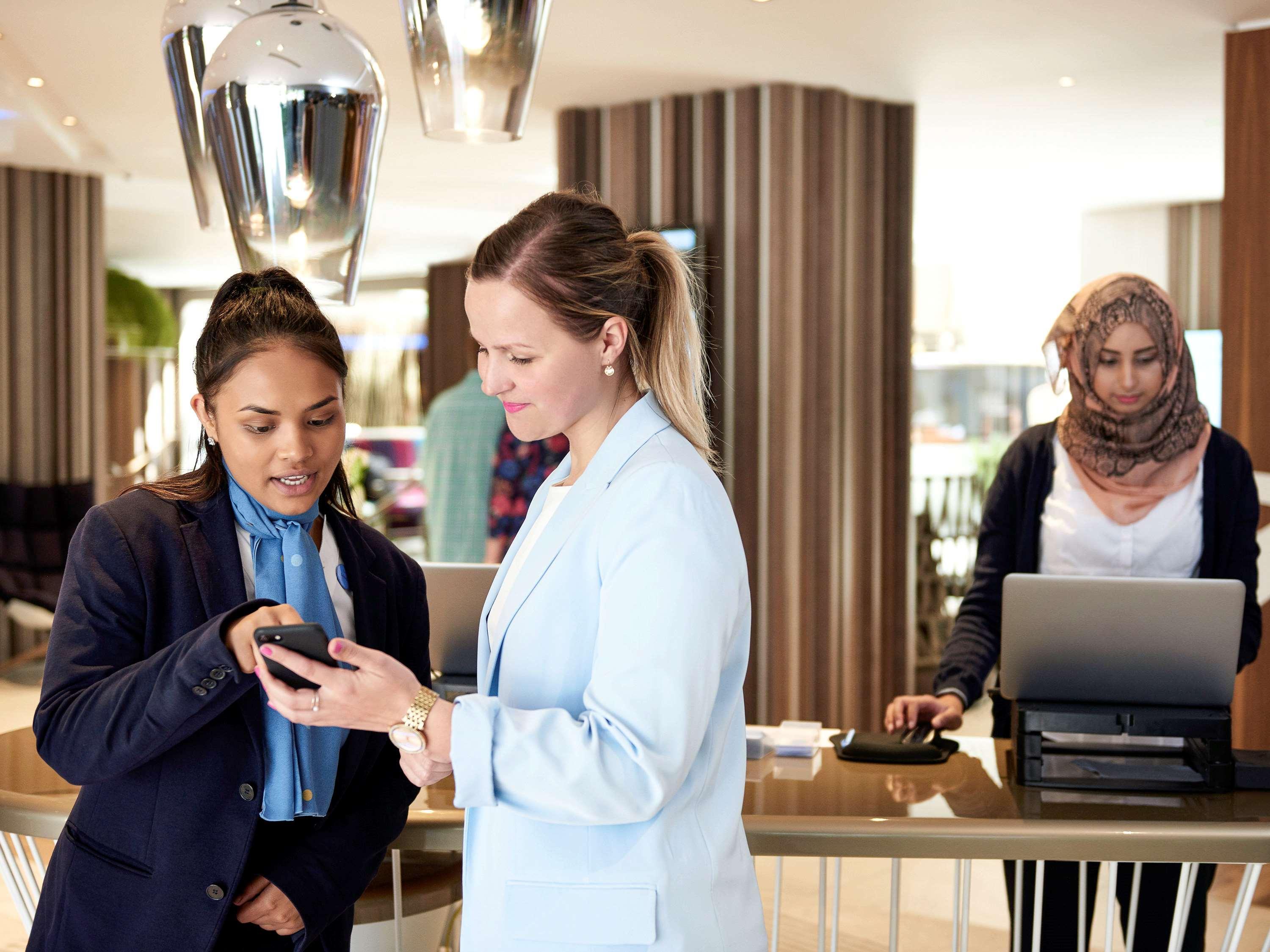 Novotel London Heathrow Airport T1 T2 And T3 Гейс Екстер'єр фото