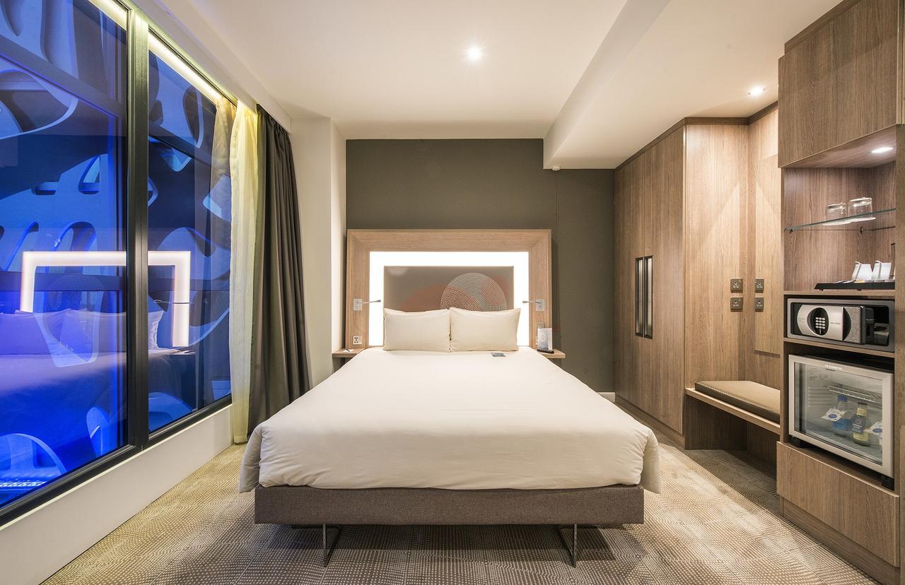 Novotel London Heathrow Airport T1 T2 And T3 Гейс Екстер'єр фото